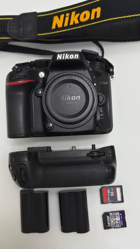 Nikon D7100 DSLR Camera Kit w/ 18-140mm Lens & Accessories - photo 2