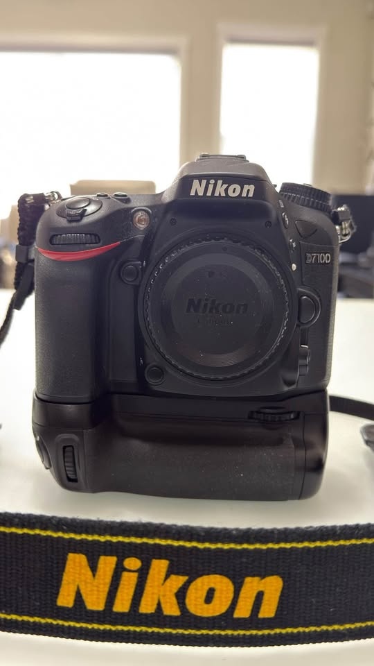 Nikon D7100 DSLR Camera Kit w/ 18-140mm Lens & Accessories - photo 3