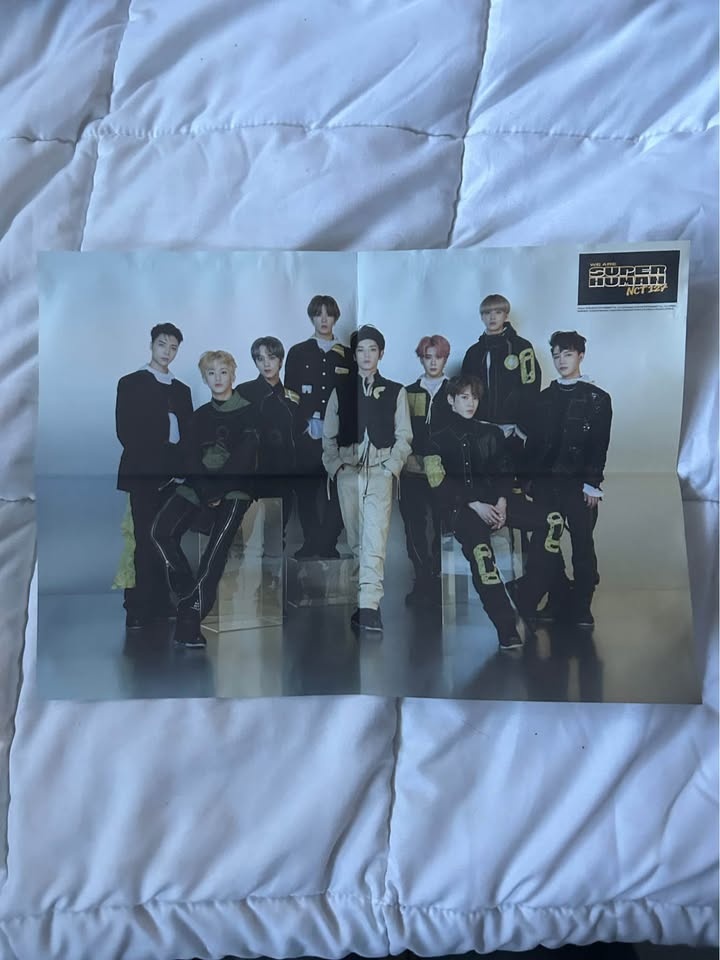 NCT 127 Superhuman Mini Album CD Book w/ Poster & Photocards - photo 4