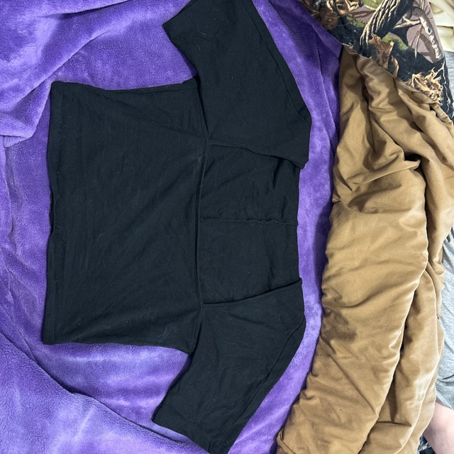 Ardéne Black Cropped T Shirt with Square Neckline