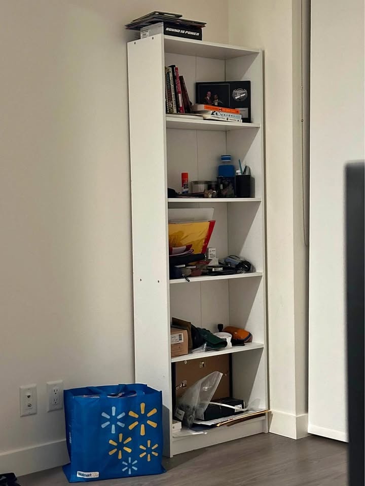 Book shelf with 5 racks