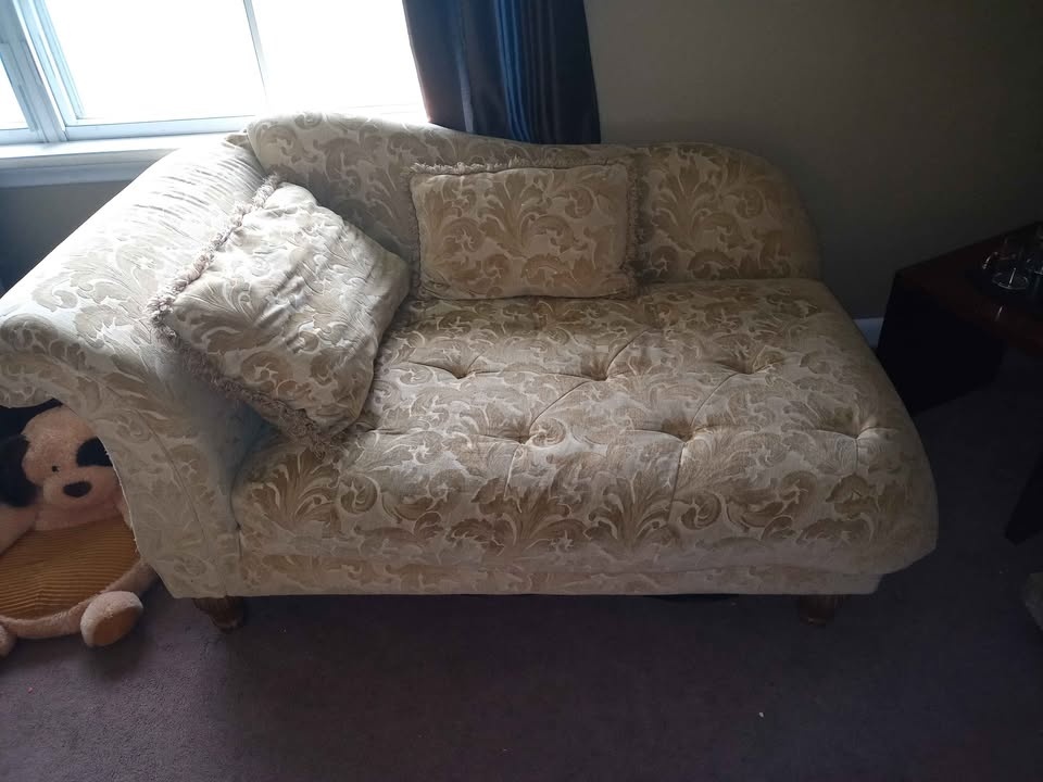 Couch & Lounge - photo 3