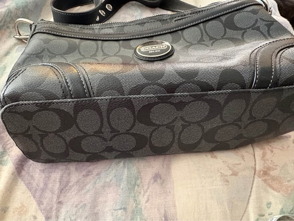 black grey signature C Purse - photo 4