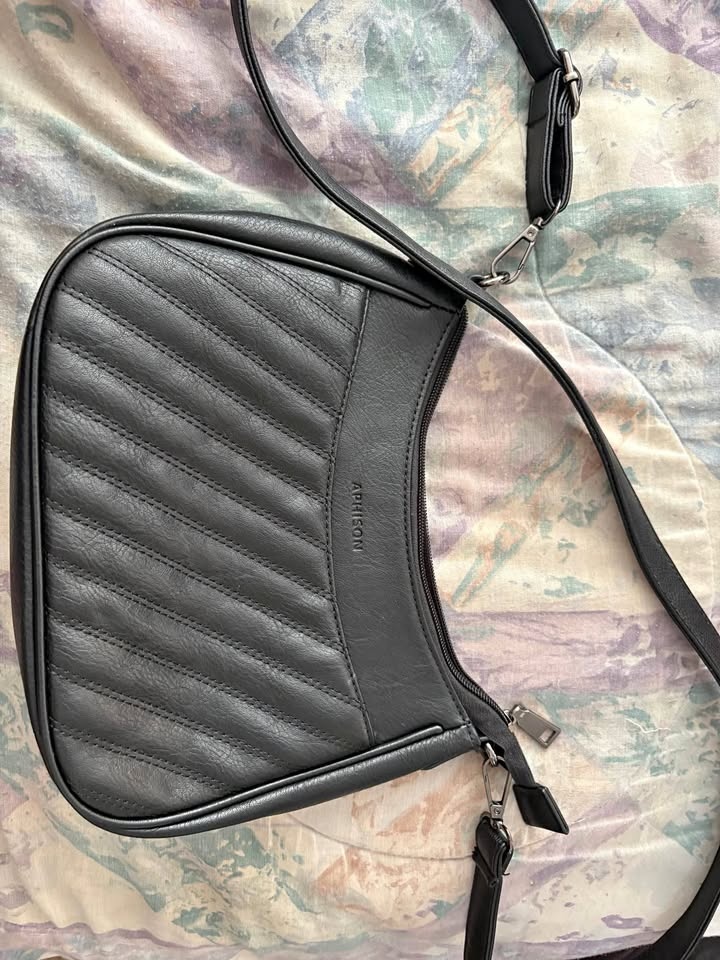 APHISON Black Quilted Purse