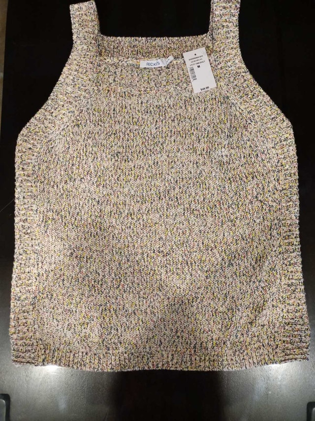 Ricky's Size Medium BNWT
