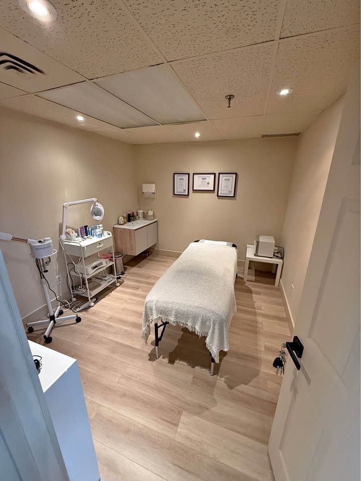 Private Beauty / Tattoo Studio Room for Rent – Woodbridge