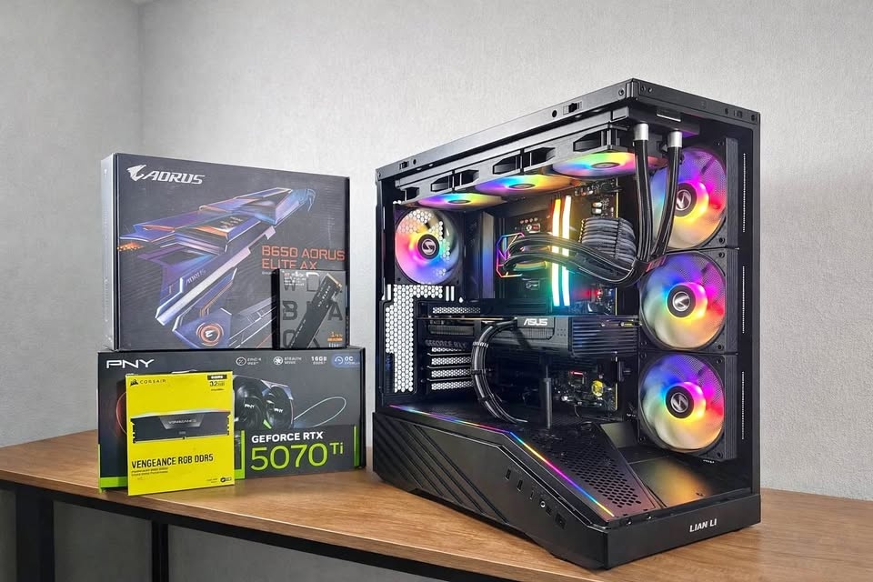 High-End Gaming PC - 3TB Storage - Ryzen 7 7800X3D + RTX 5070 Ti
