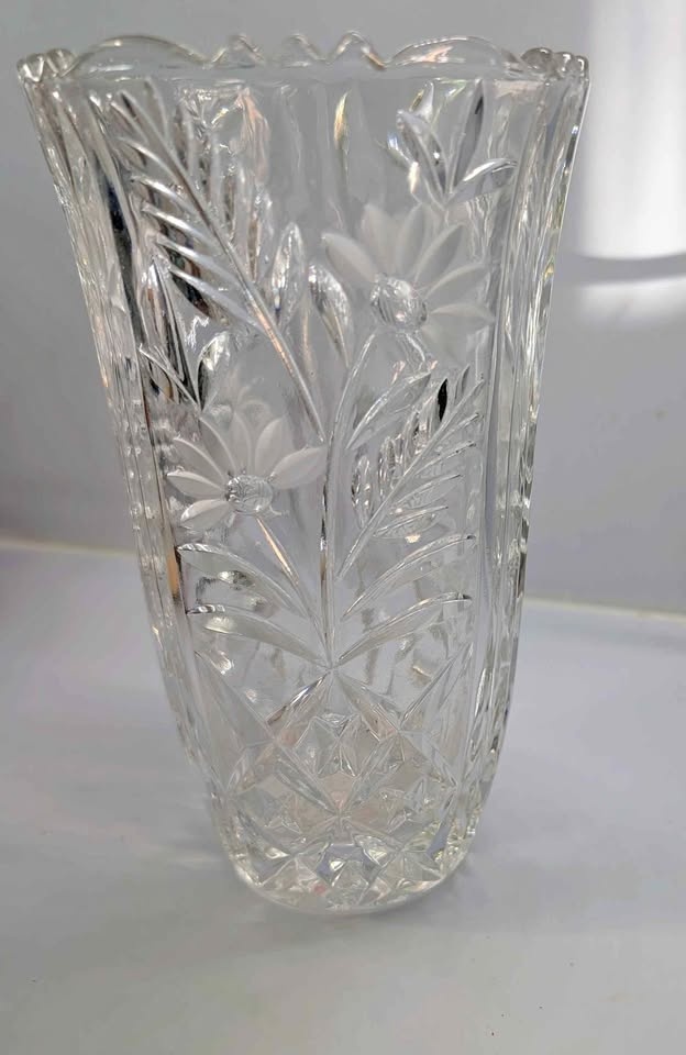 Vintage Stylesetter 24% Lead Crystal Vase, 7 inches