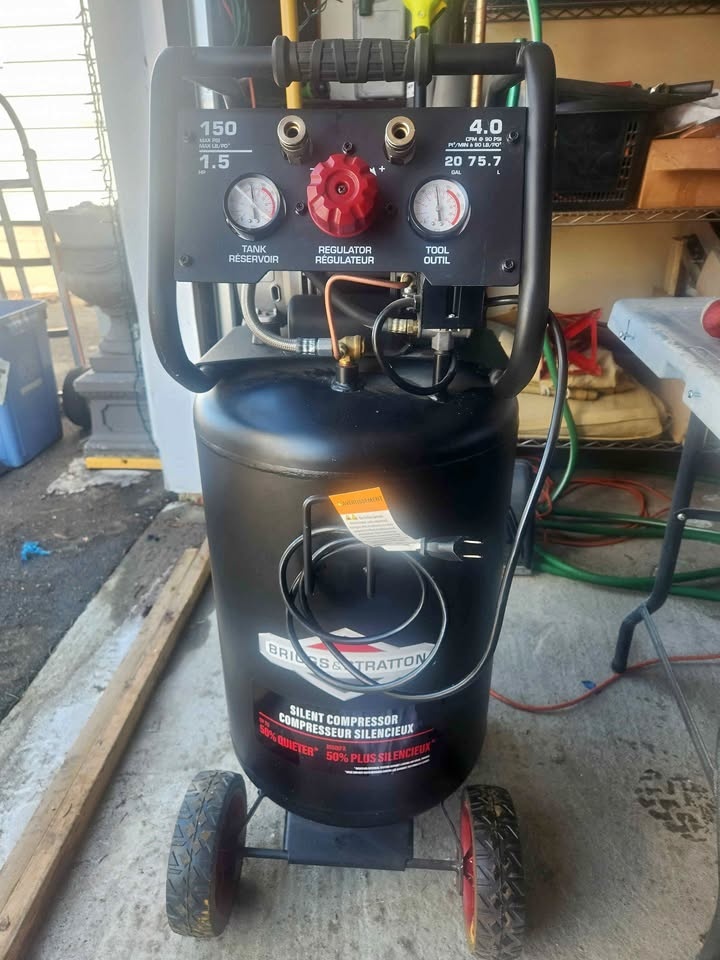 AIR COMPRESSOR