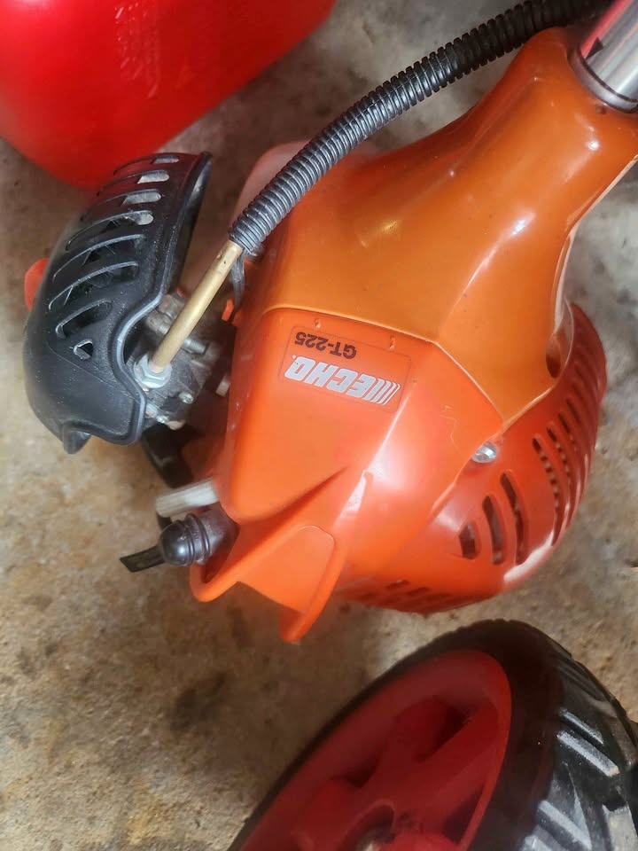 ECHO GAS TRIMMER