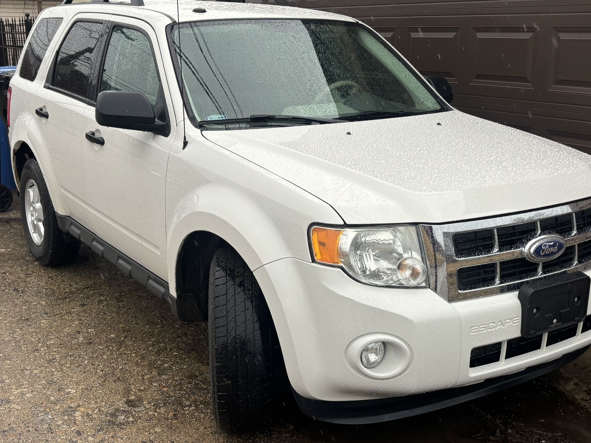2011 Ford Escape - photo 2