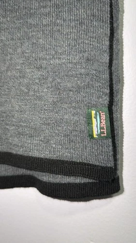 L.L. Bean Men’s/Unisex Grey Flat Knit Scarf - Black Border