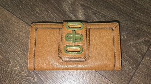 Nine West Tan Wallet with Gold Turn Lock & Metallic Interior - photo 4