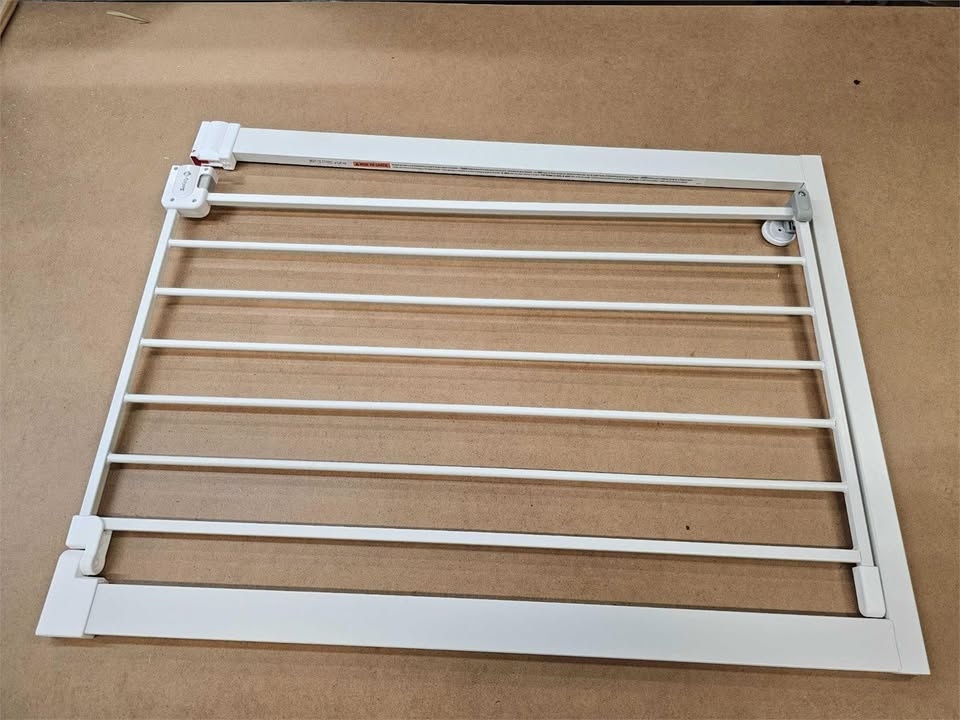 Safety 1st SecureTech Tall & Wide Gate - photo 4