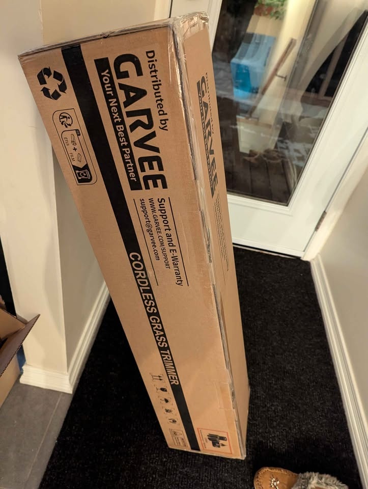22" Hedge Trimmer with Battery - New - photo 2