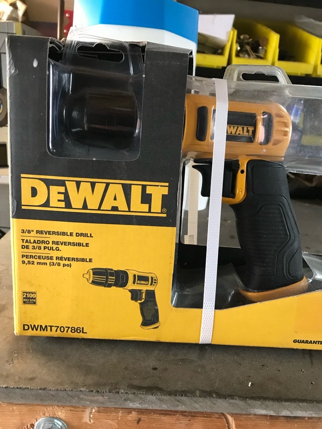 BNIB Dewalt 3/8” Reversible Air Powered Drill