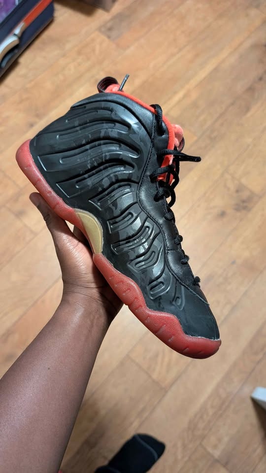 Nike Little Posite One Dracula Vampire Youth Sz 7 / Women's 8-8. - photo 2