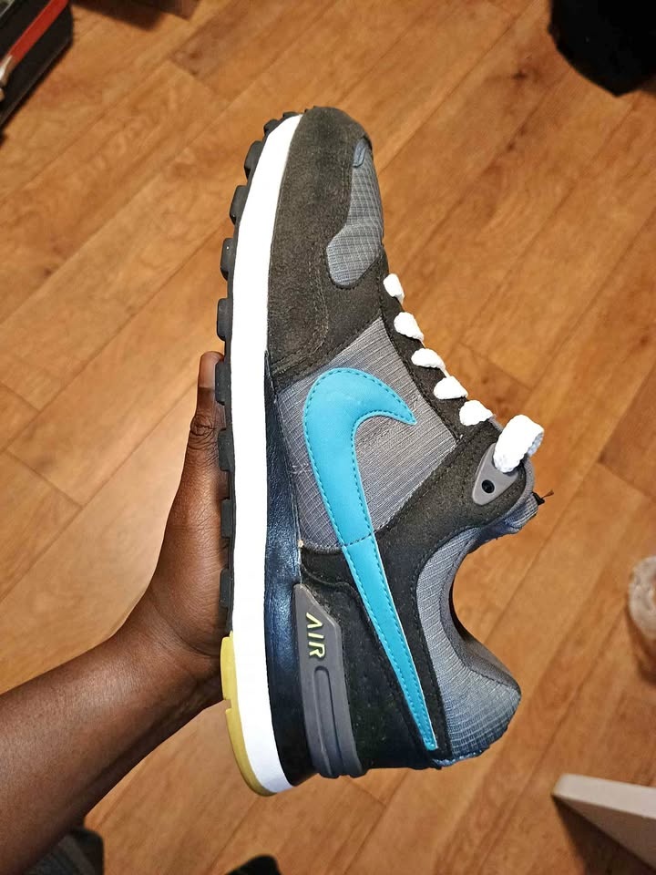 Nike Air Women's Shoes Size 7