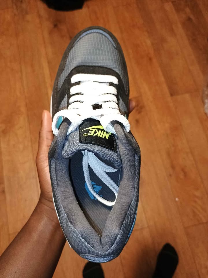Nike Air Women's Shoes Size 7 - photo 3