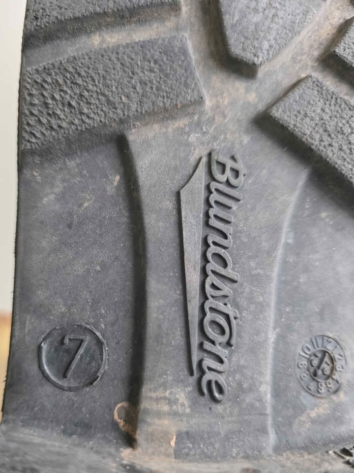 Blundstone High Top Chelsea Boots - photo 2