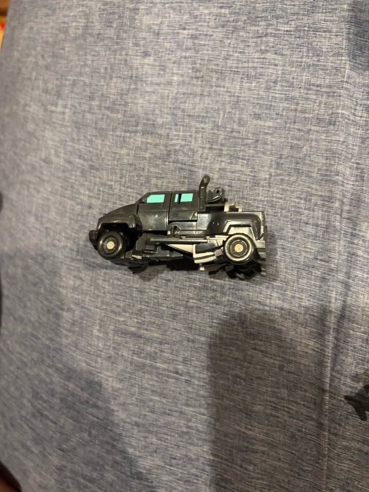 Transformers Ironhide Legion Class - photo 2