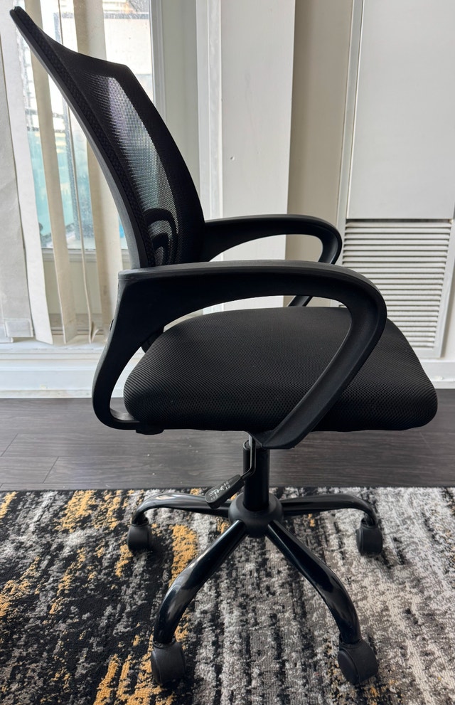 Rolling office chair for sale - immediate