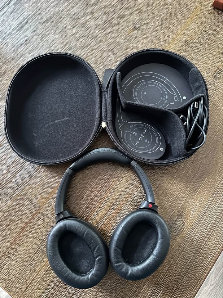 SONY WH-1000XM3 Wireless Noise Cancelling Headphones - photo 3