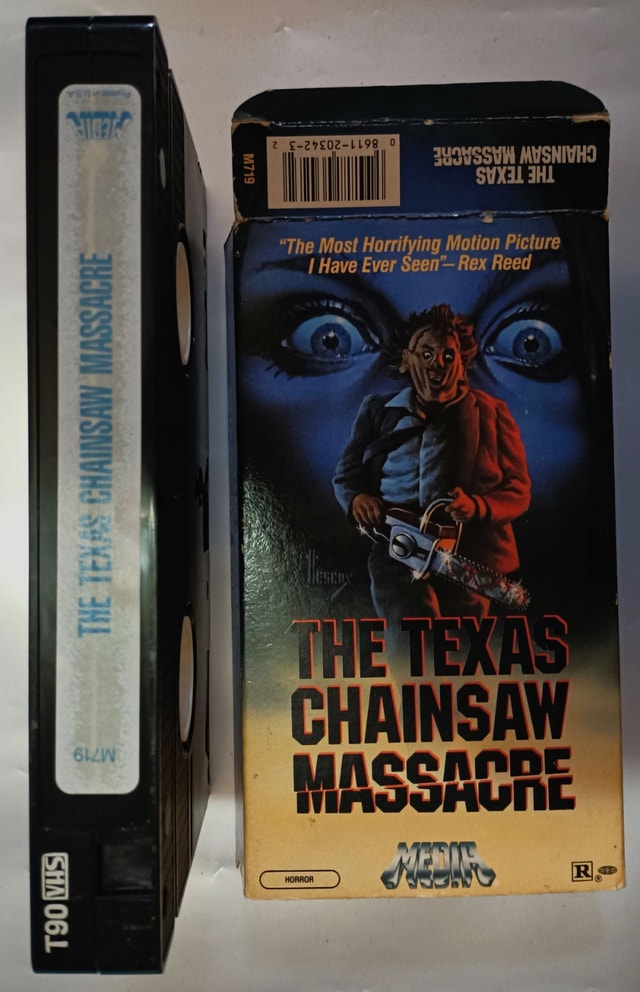 The Texas Chainsaw Massacre VHS - photo 2