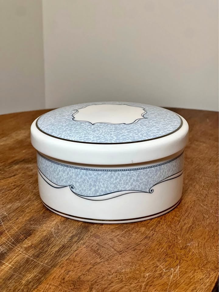 Vintage Wedgwood "Venice" Bone China Trinket Box