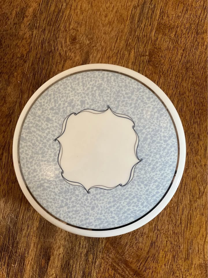 Vintage Wedgwood "Venice" Bone China Trinket Box - photo 3