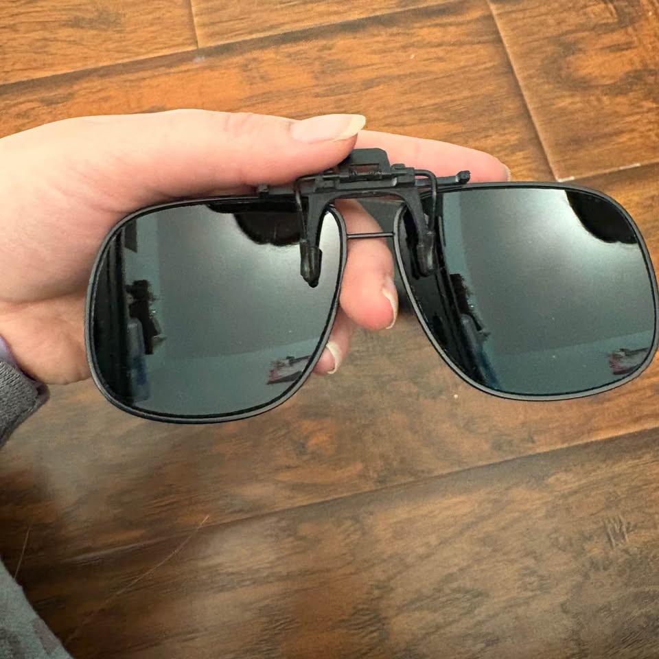 Vintage Clip on Sunglasses with Case - photo 3