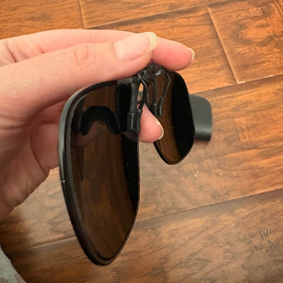 Vintage Clip on Sunglasses with Case - photo 5