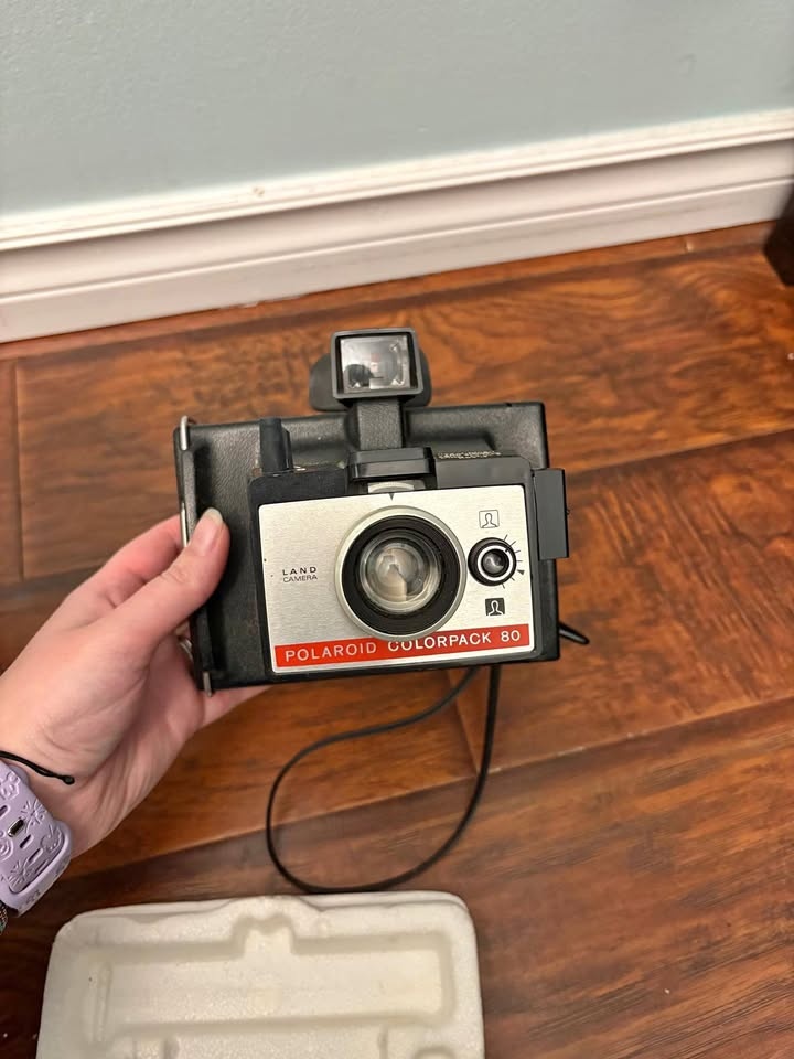 Vintage Polaroid Colourpack 80 Land Camera