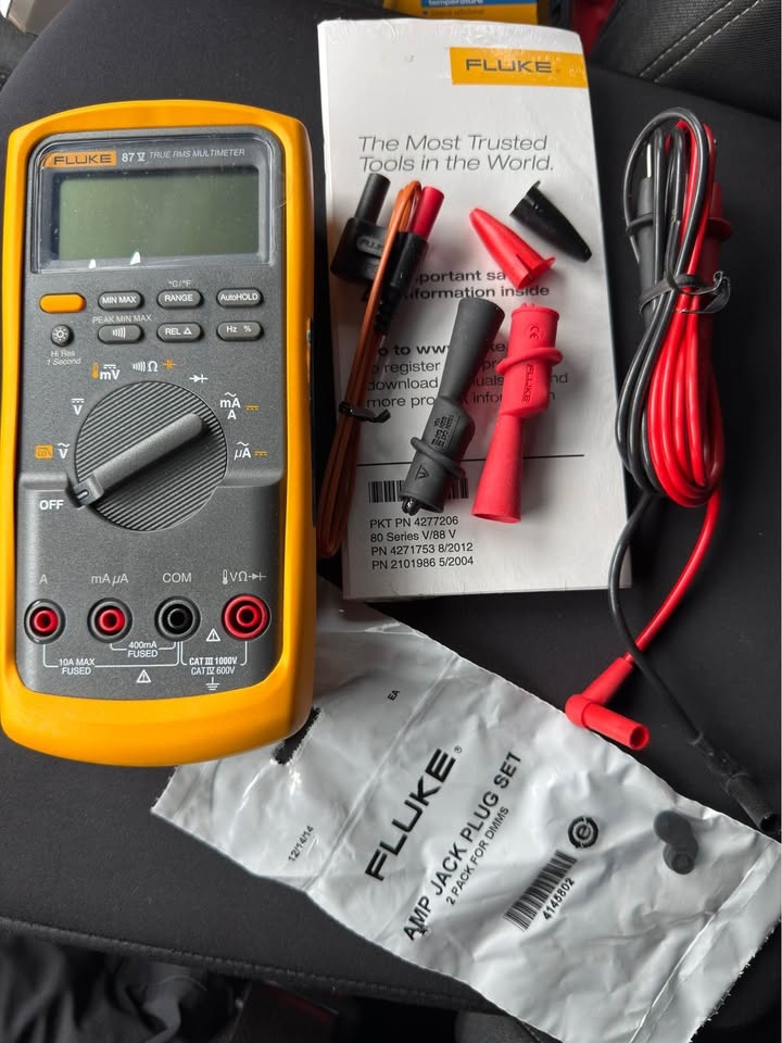 Brand New Fluke 87-5 Industrial True RMS Multimeter with Tempera - photo 2
