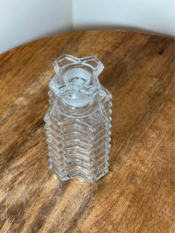 Art Deco Perfume Bottle with Stopper - photo 2