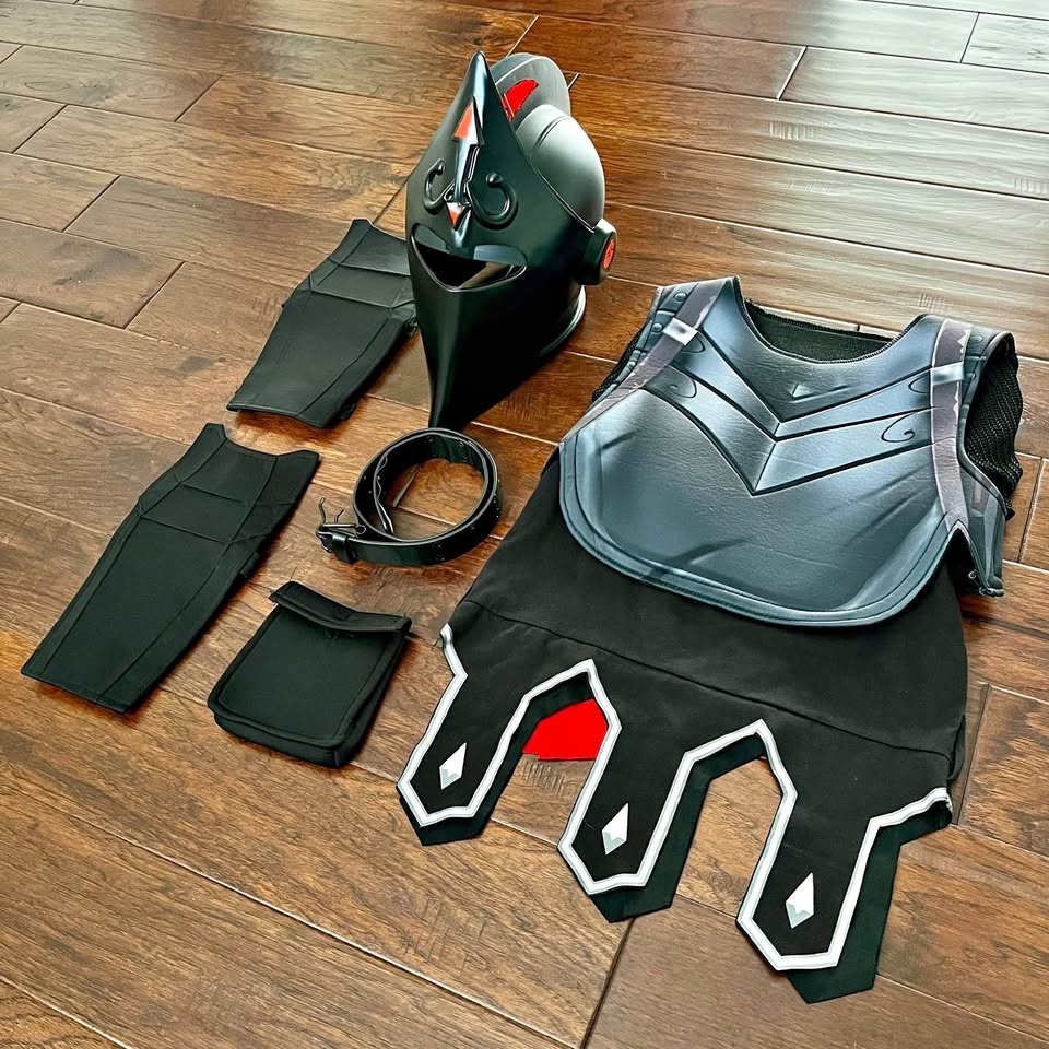 Fortnite Black Knight Kids XL (14-16 yrs) fits smaller