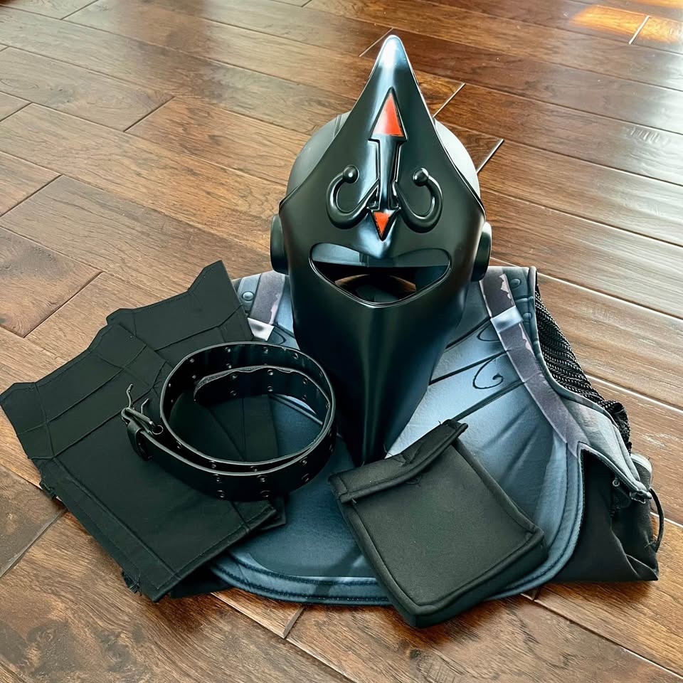 Fortnite Black Knight Kids XL (14-16 yrs) fits smaller - photo 2