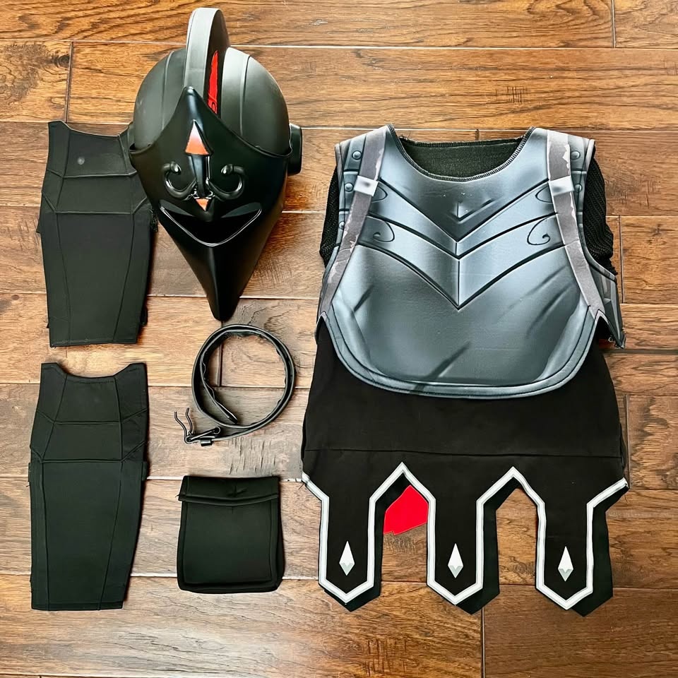 Fortnite Black Knight Kids XL (14-16 yrs) fits smaller - photo 4