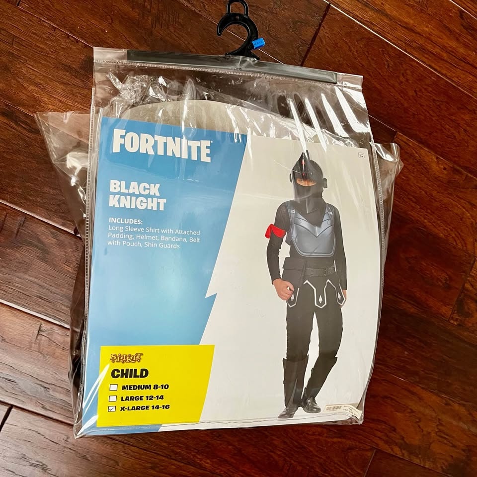 Fortnite Black Knight Kids XL (14-16 yrs) fits smaller - photo 5