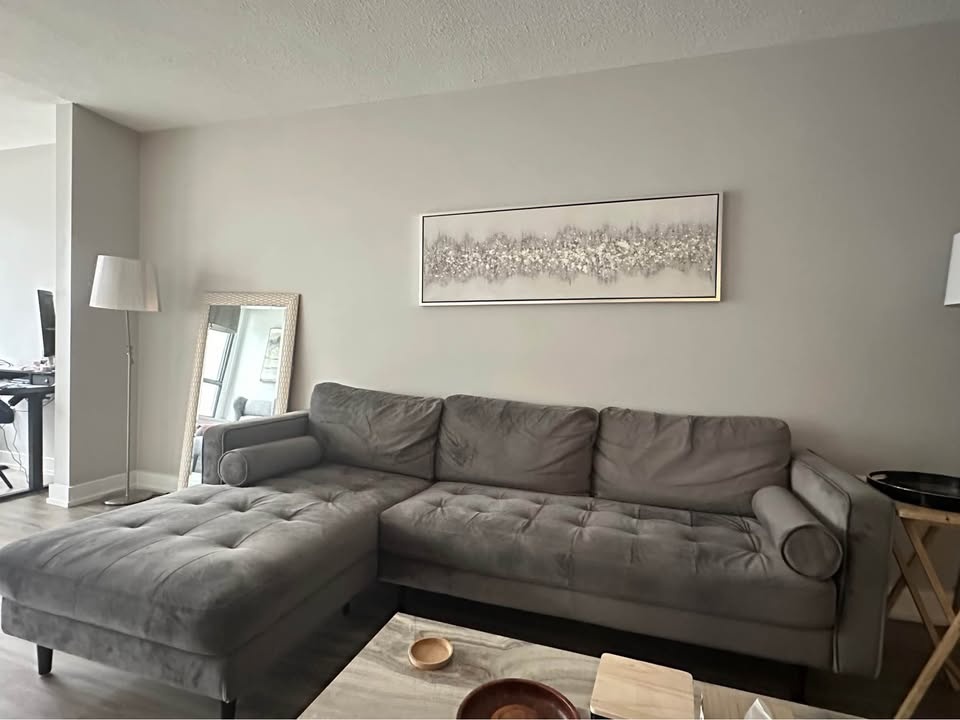 L-Shaped 4 Seater Velvet Sofa - photo 2