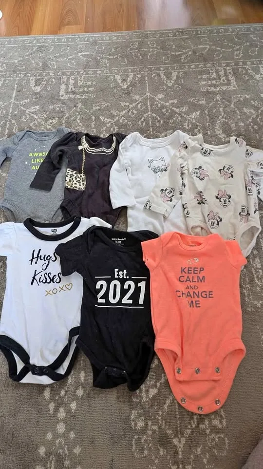New Born 0-3 Clothing Bundle thumbnail