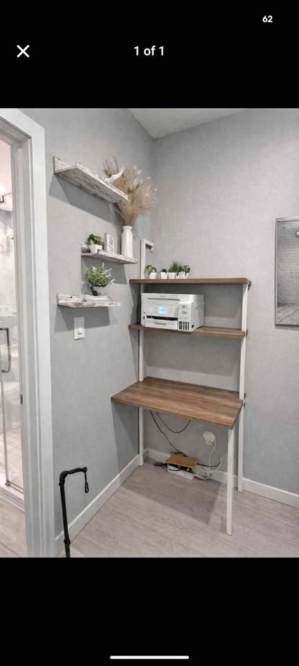 Modern Desk with Shelves – Space Saving