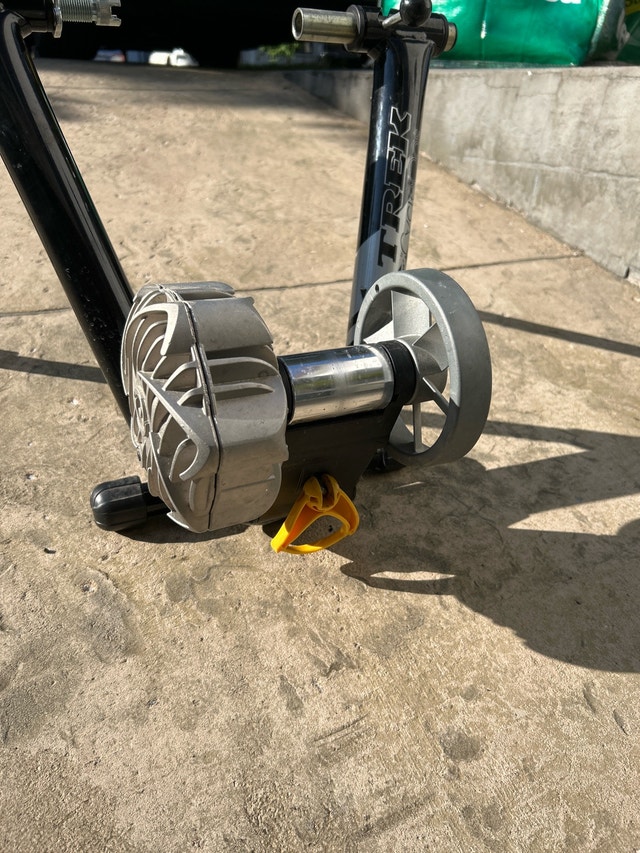 Trek CycleOps Fluid2 Bike Trainer - photo 2