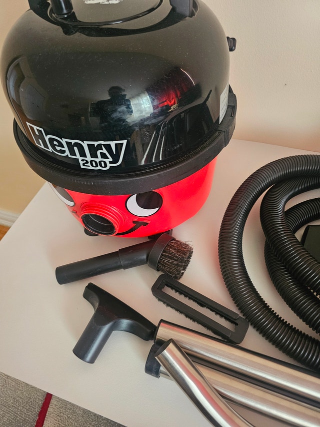 Numatic HVR200A Henry Vacuum - Great Condition - photo 3