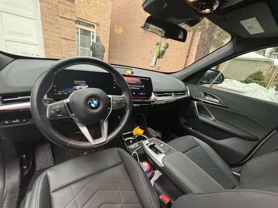 2023 BMW X1 xDrive28i Lease Takeover | White | Low KM - photo 3