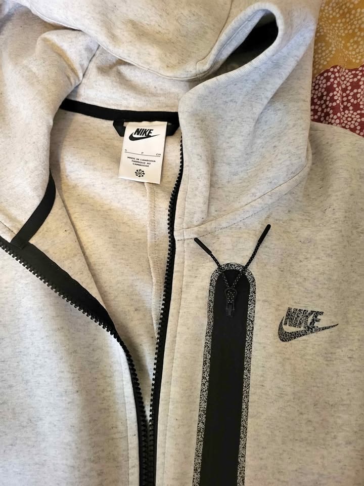 Nike Tech Fleece Heather Grey - Men's Small