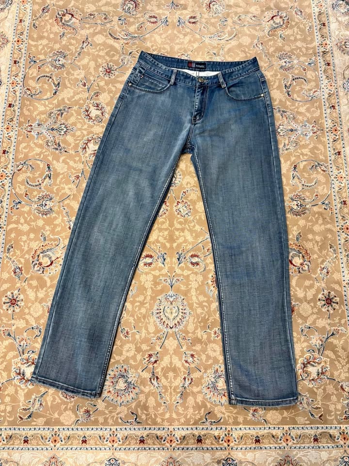 Burberry Jeans Light Wash Denim Size 32x32