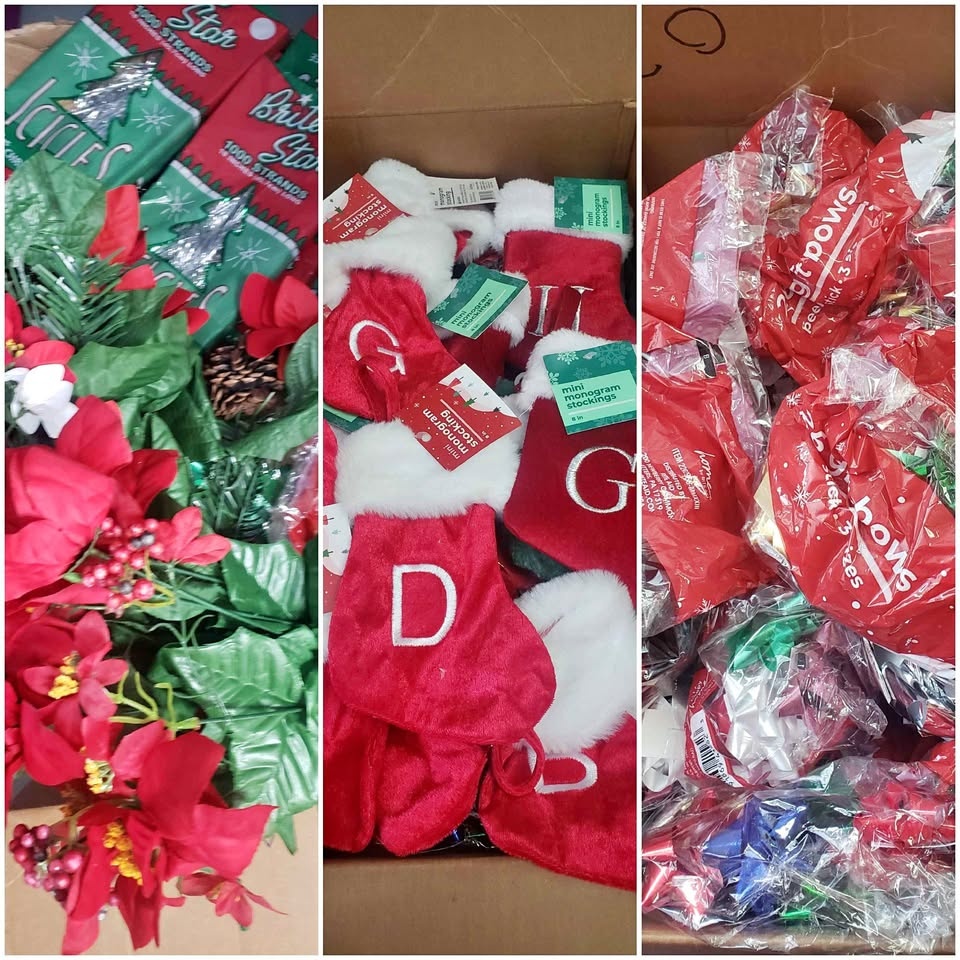HUGE Christmas Decor Lot! Mini Stockings, Icicles, Bows, Signs &