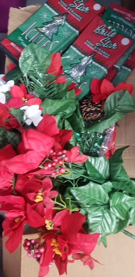 HUGE Christmas Decor Lot! Mini Stockings, Icicles, Bows, Signs & - photo 4
