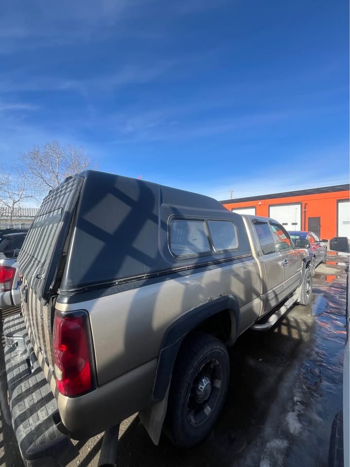 2004 Chevrolet 2500 HD Extended Cab - photo 3